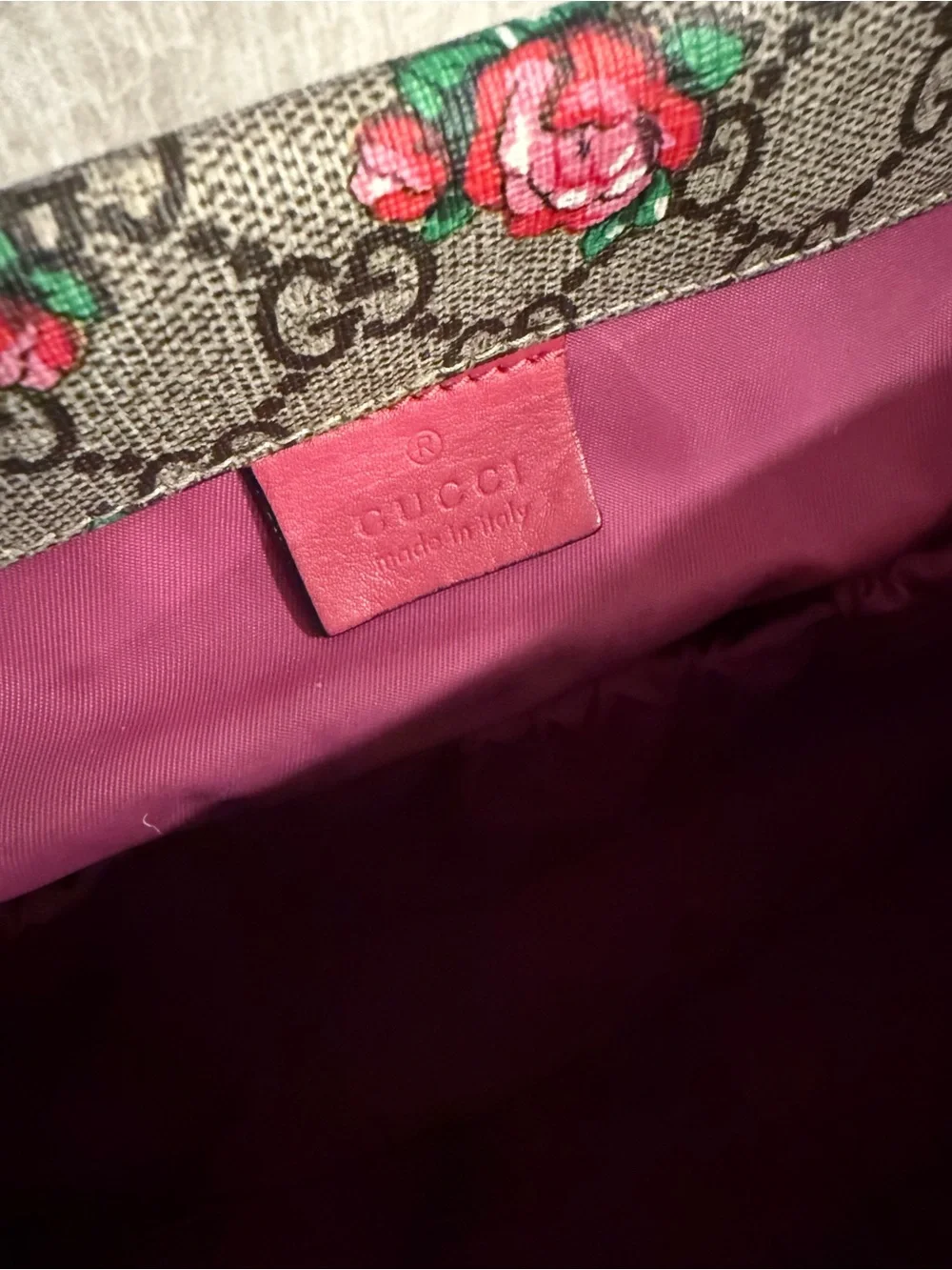 Gucci Beige GG Supreme Messenger Bag with Pink Rose Print and Pink Strap
